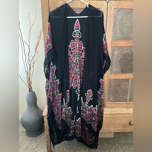 Black Floral Embroidered Kimono